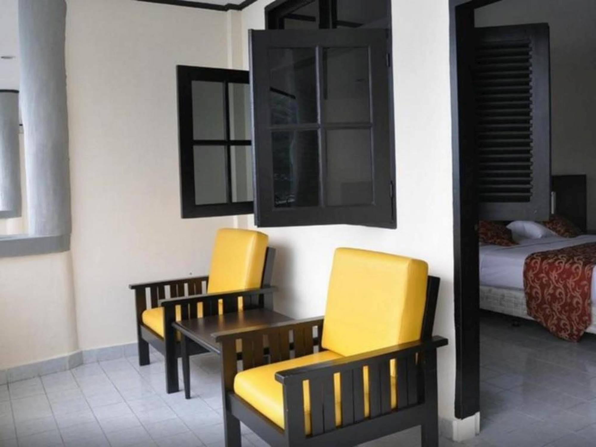 Danau Toba International Cottage Parapat Buitenkant foto
